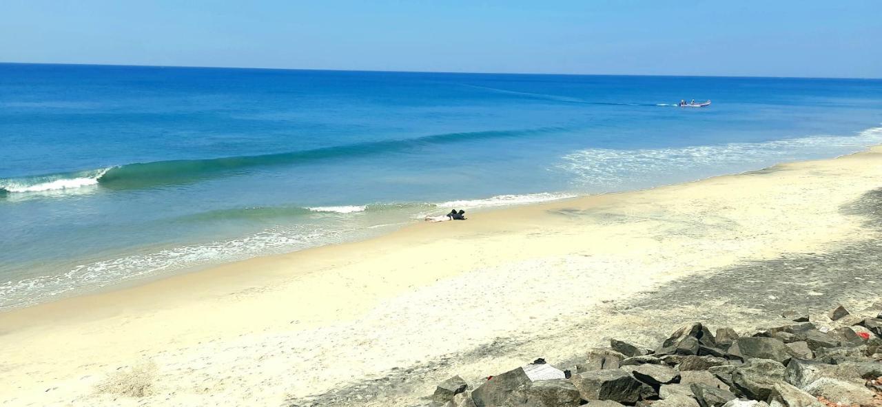 Blue Water Beach Resort Varkala Ngoại thất bức ảnh