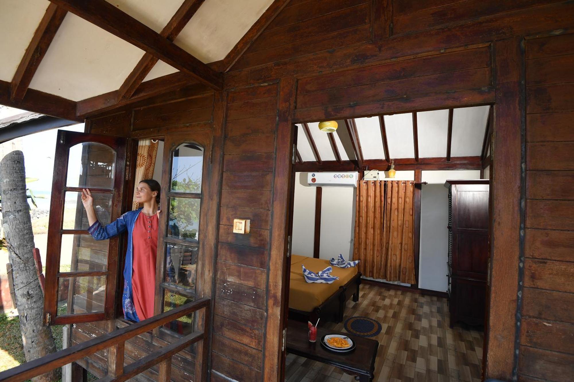 Blue Water Beach Resort Varkala Ngoại thất bức ảnh