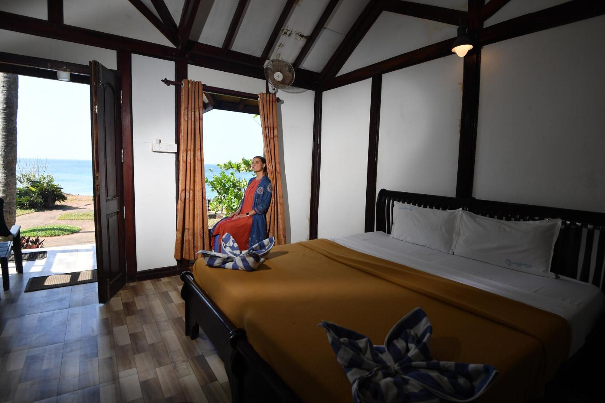 Blue Water Beach Resort Varkala Ngoại thất bức ảnh