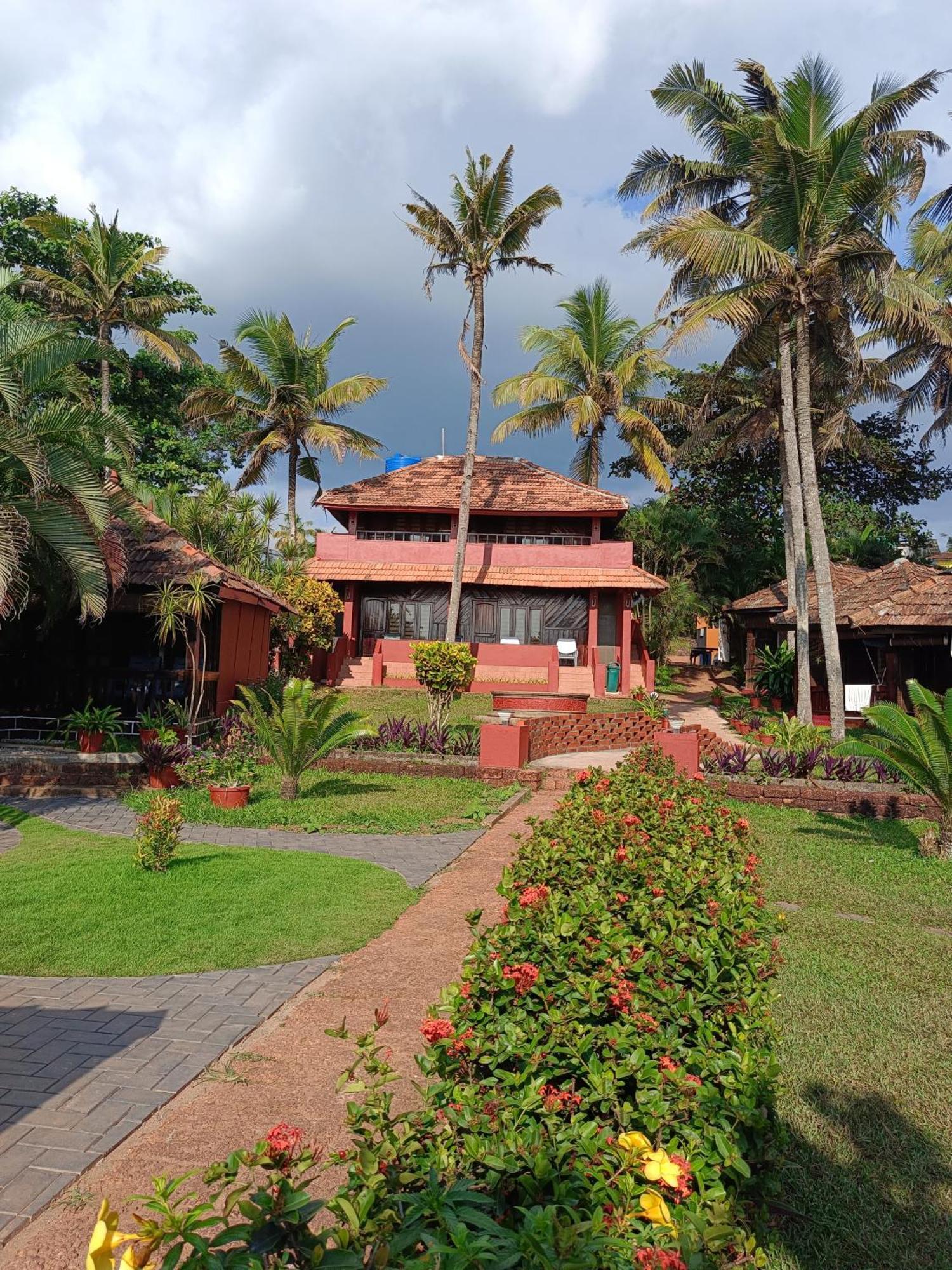Blue Water Beach Resort Varkala Ngoại thất bức ảnh